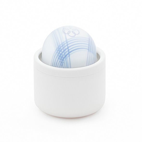 Powerful bullet vibrator IROHA TEMARI Mizu, no vibration transfer to the casing