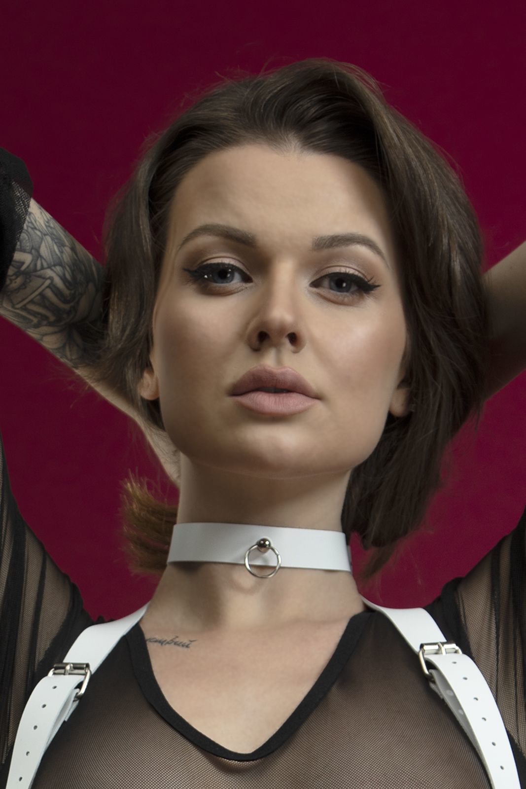 Feral Feelings Choker with Leash Ring - White, Genuine Leather